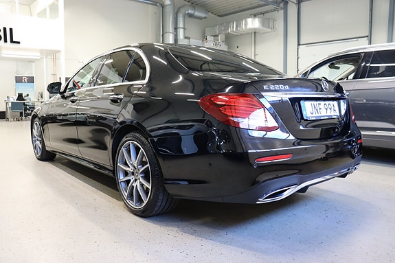 Mercedes-Benz E220 d 4 of 30
