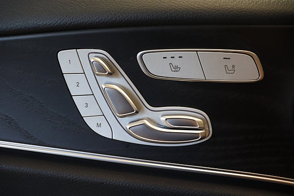 Mercedes-Benz E220 d 28 of 30