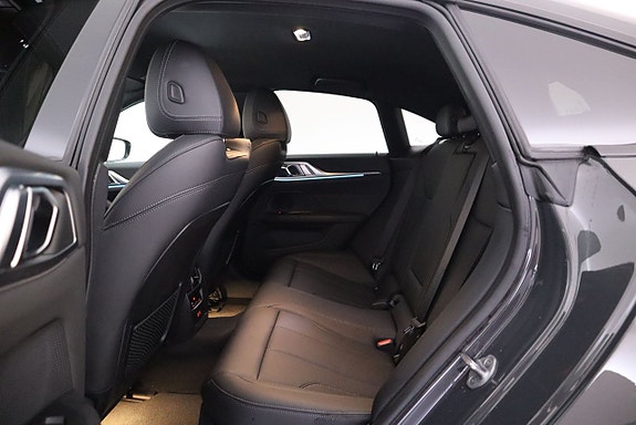 BMW i4 14 of 26