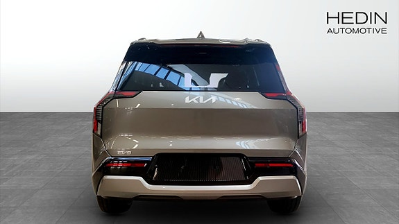 Kia EV9 7 of 12