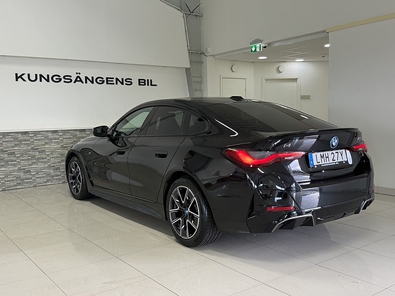 BMW i4 8 of 29
