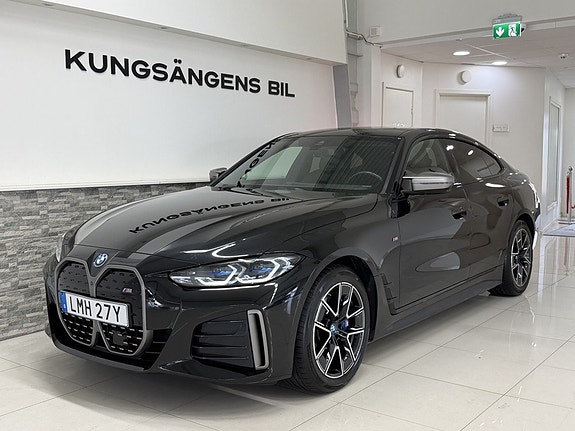 BMW i4 3 of 29