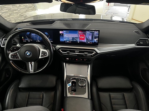 BMW i4 14 of 30