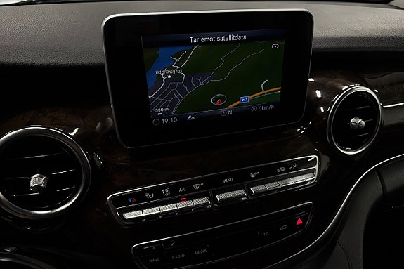 Mercedes-Benz V250 d 18 of 25