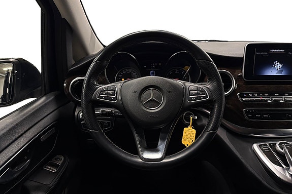 Mercedes-Benz V250 d 11 of 25