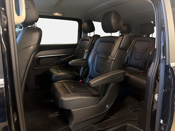 Mercedes-Benz V250 8 of 19