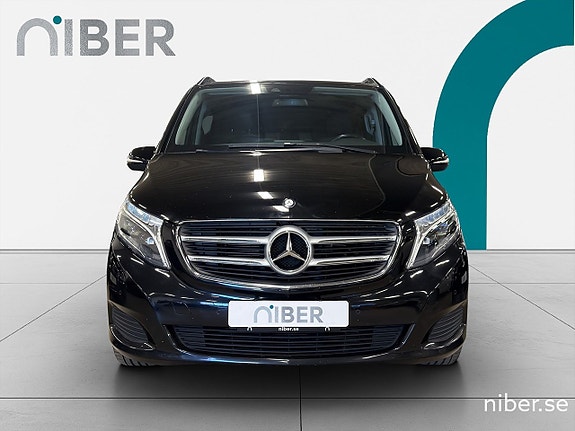 Mercedes-Benz V250 16 of 19