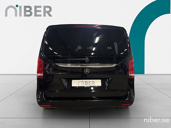 Mercedes-Benz V250 12 of 19