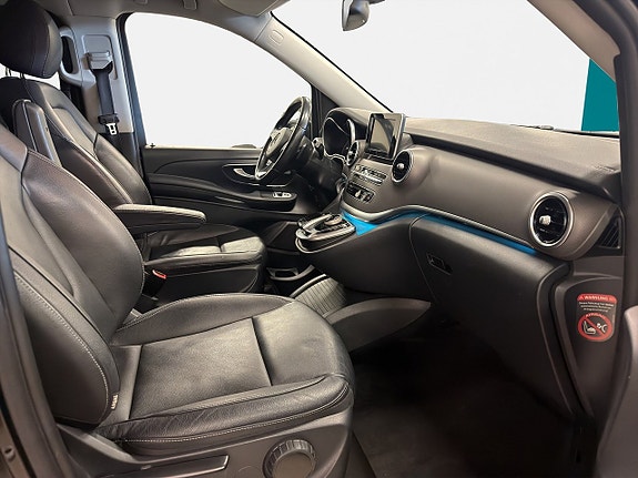 Mercedes-Benz V250 18 of 19