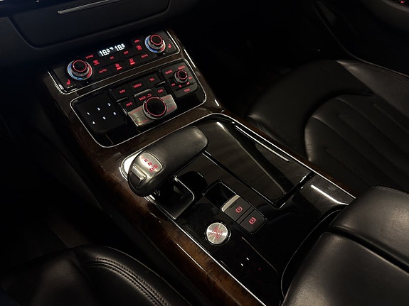 Audi A8 12 of 25