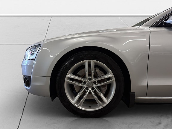 Audi A8 23 of 25