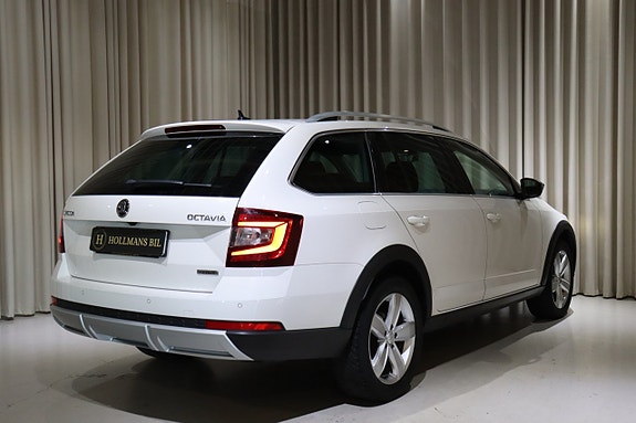 Skoda Octavia Scout 12 of 29