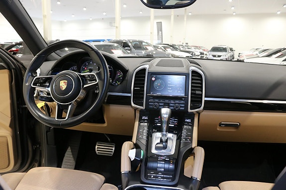 Porsche Cayenne S 14 of 30