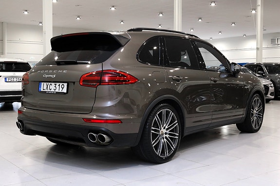 Porsche Cayenne S 3 of 30