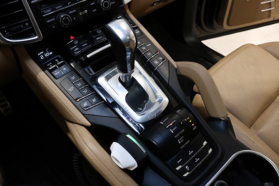 Porsche Cayenne S 24 of 30