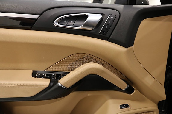 Porsche Cayenne S 30 of 30