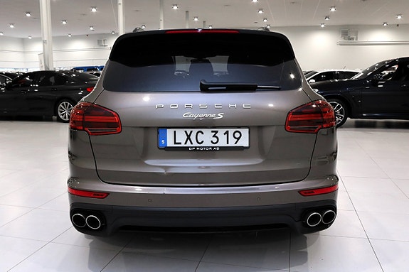 Porsche Cayenne S 4 of 30