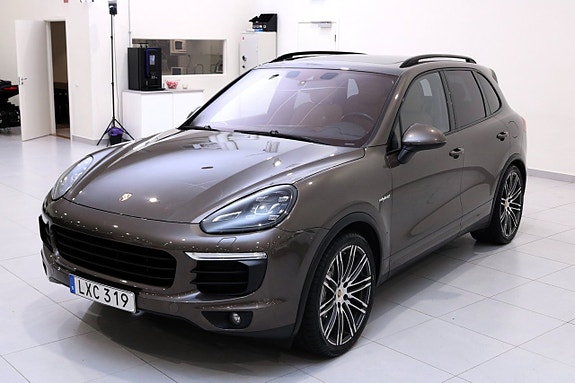 Porsche Cayenne S 6 of 30