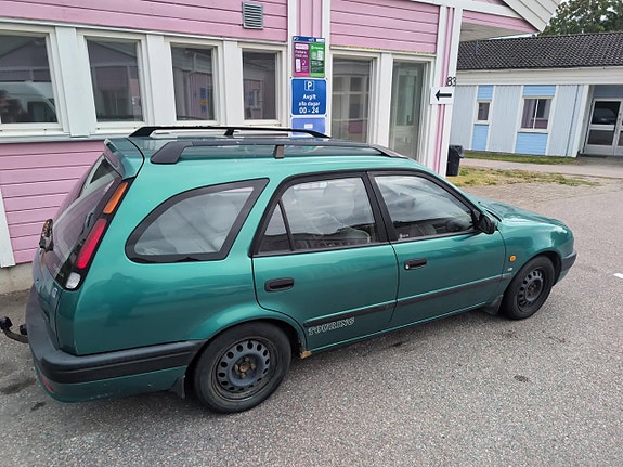 Toyota Corolla 2 of 4