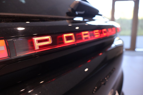 Porsche Cayenne 17 of 22