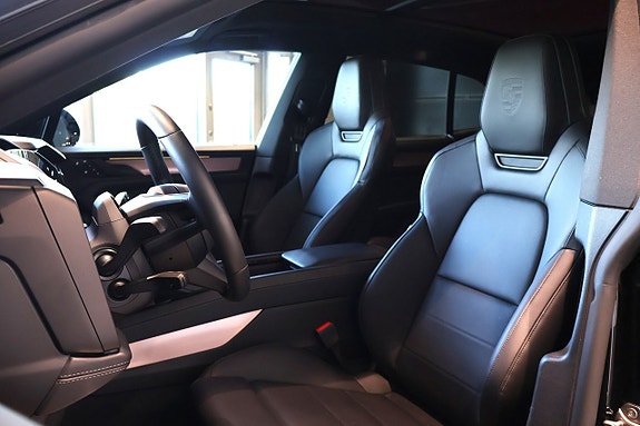 Porsche Cayenne 10 of 22