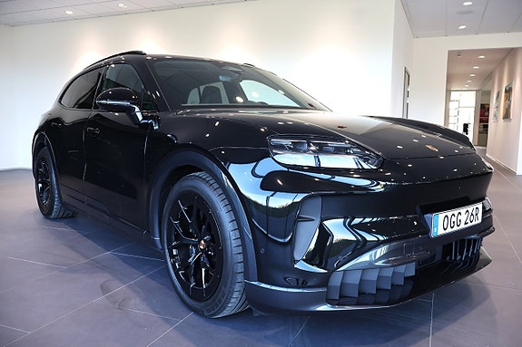 Porsche Cayenne 3 of 22