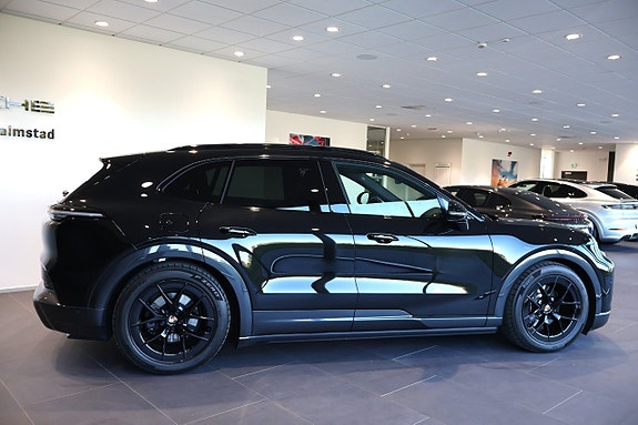 Porsche Cayenne 4 of 22