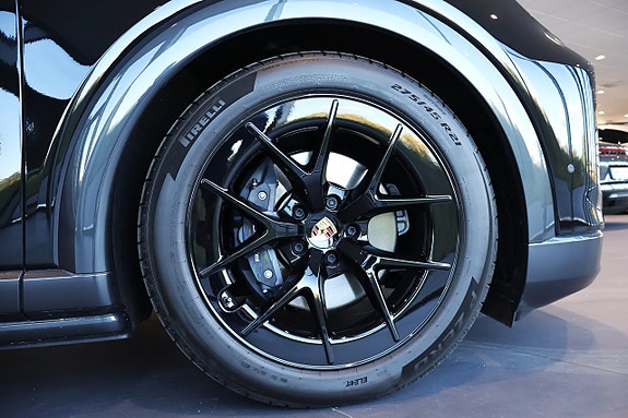 Porsche Cayenne 5 of 22