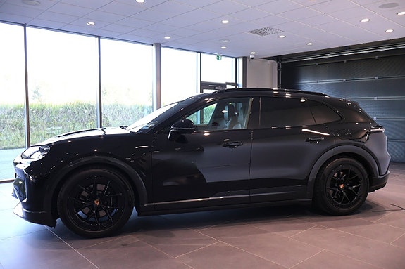 Porsche Cayenne 8 of 22