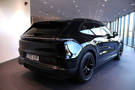 Porsche Cayenne 6 of 22