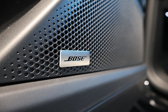 Porsche Cayenne 14 of 22