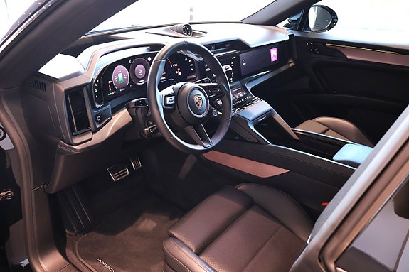 Porsche Cayenne 9 of 22
