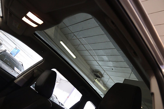 Toyota Auris 7 of 15
