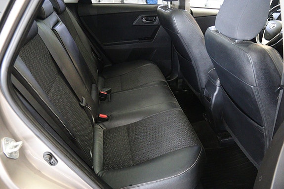 Toyota Auris 11 of 15