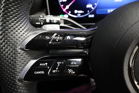 Mercedes-Benz GLC300 de 23 of 24