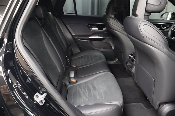 Mercedes-Benz GLC300 de 18 of 24