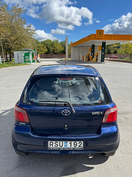 Toyota Yaris 4 of 5