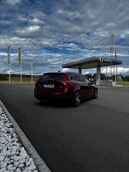 Volvo V60 3 of 9