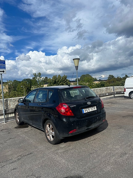 Kia Ceed 2 of 6