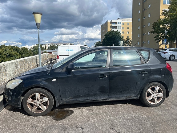 Kia Ceed 4 of 6