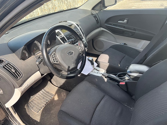 Kia Ceed 3 of 6
