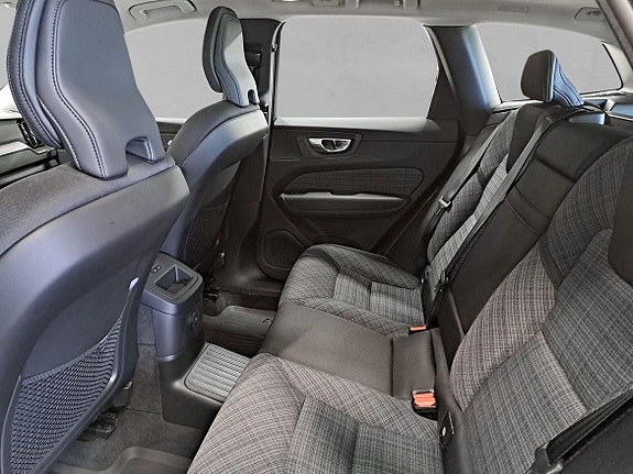 Volvo XC60 6 of 10