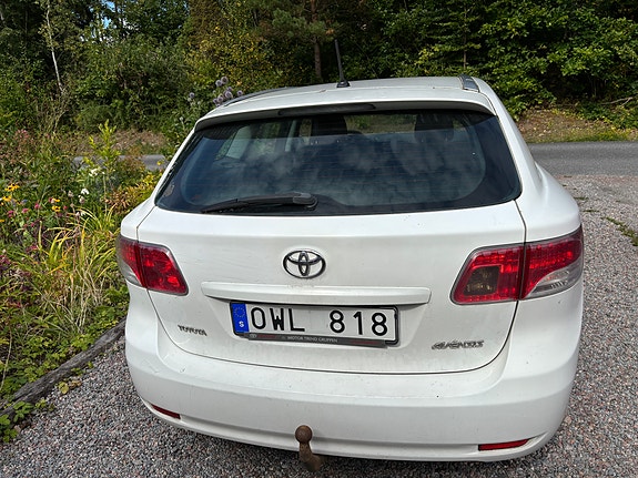 Toyota Avensis 7 of 8