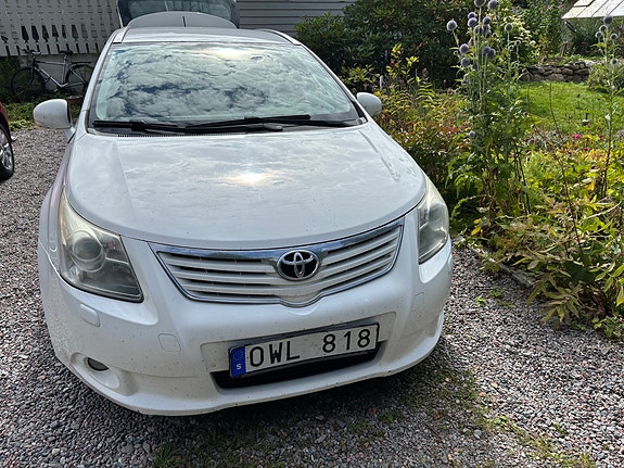 Toyota Avensis 5 of 8
