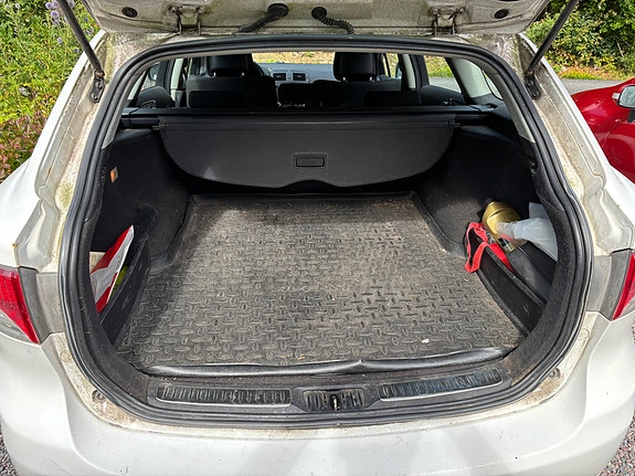 Toyota Avensis 8 of 8