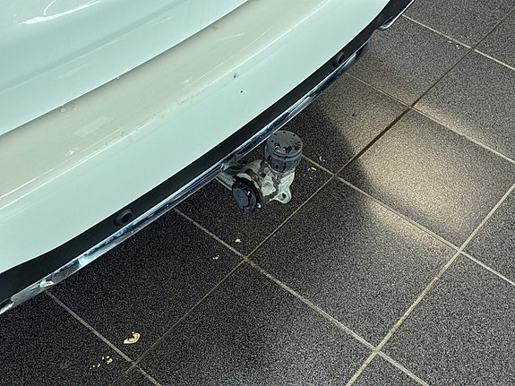 Mercedes-Benz E300 10 of 15
