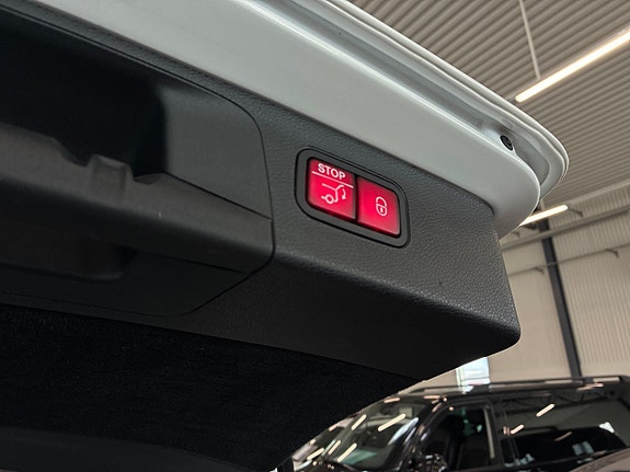 Mercedes-Benz E300 11 of 15