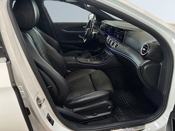 Mercedes-Benz E300 4 of 15