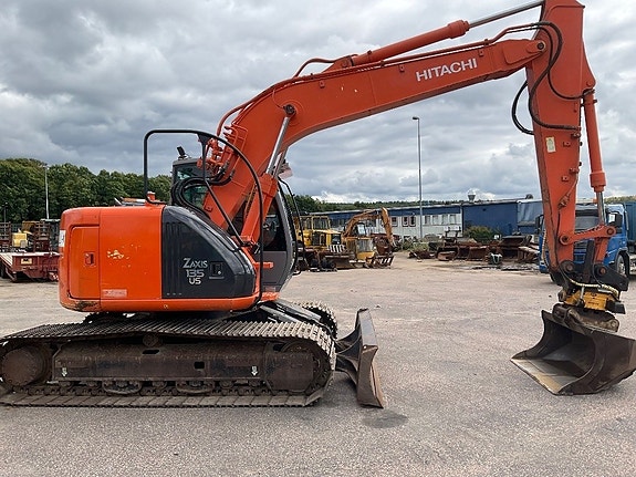 Hitachi ZX 135 US 3 of 12