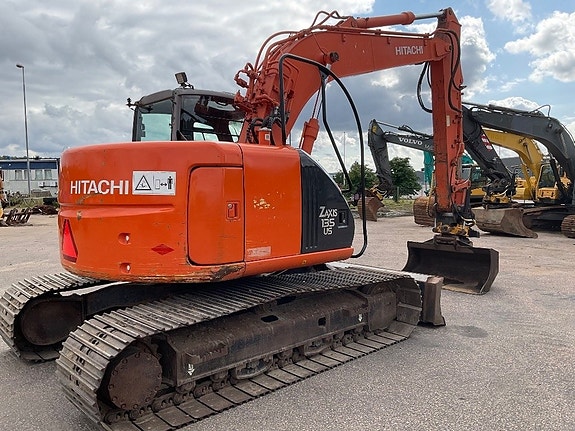 Hitachi ZX 135 US 7 of 12